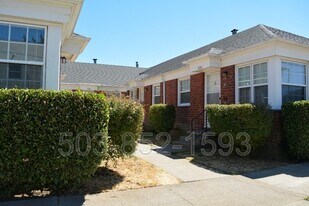 5034 SE 75th Ave in Portland, OR - Building Photo