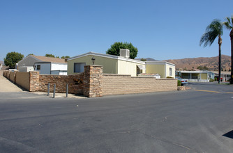 Tradewinds Mobilehome Park in Simi Valley, CA - Building Photo - Building Photo