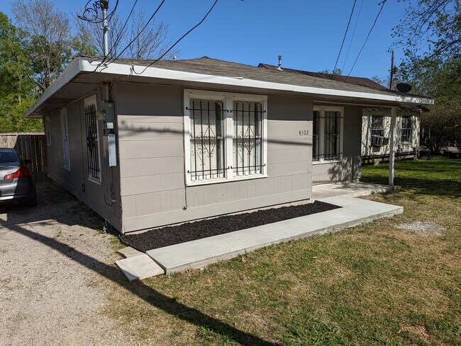 4102 Oxford Street photo'