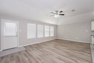 3903 Bridle Path Ln in Sanger, TX - Building Photo - Building Photo