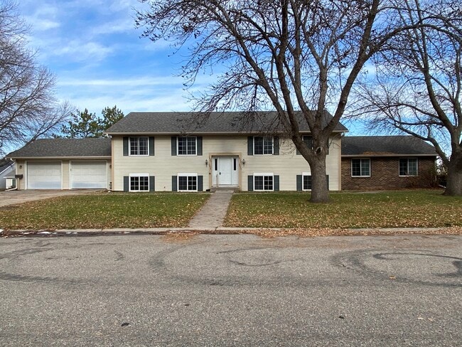 property at 2420 4th Ave SE