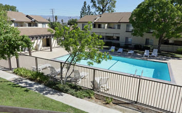 Windcrest Apartments in Colton, CA - Foto de edificio - Building Photo