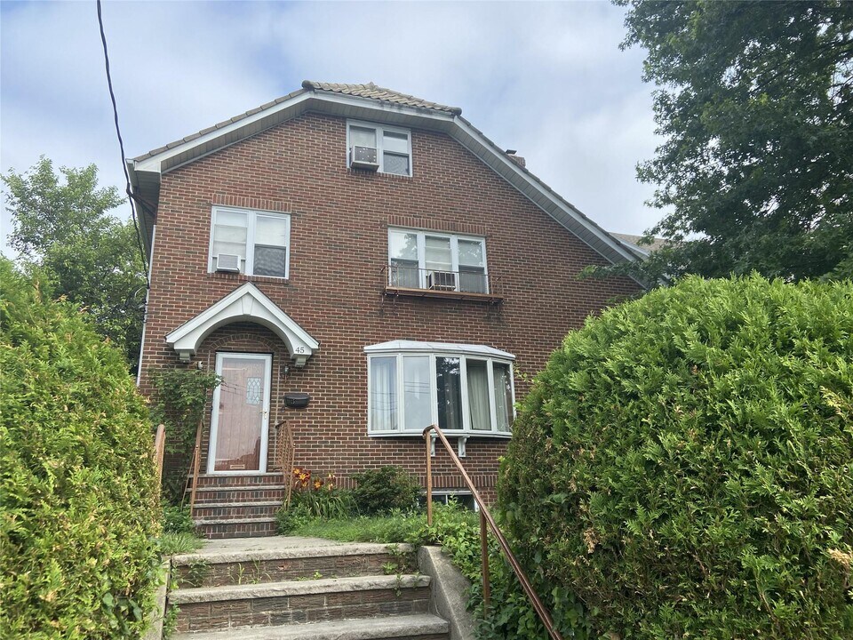 45 Davis Ave in New Rochelle, NY - Foto de edificio