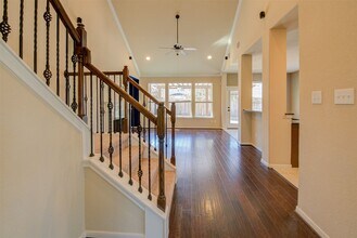 87 N Pinto Point Cir in Spring, TX - Building Photo - Building Photo