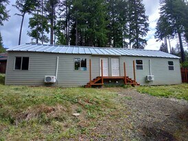 88869-88879 Alder St in Swisshome, OR - Building Photo