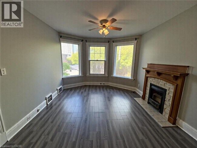 147 Bold St in Hamilton, ON - Building Photo - Building Photo