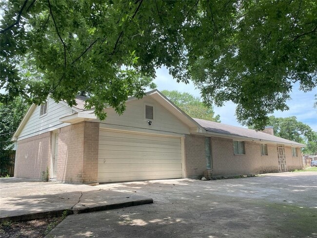 property at 4601 Reveille St
