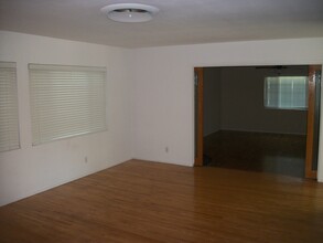 2437 C St in Bakersfield, CA - Building Photo - Building Photo