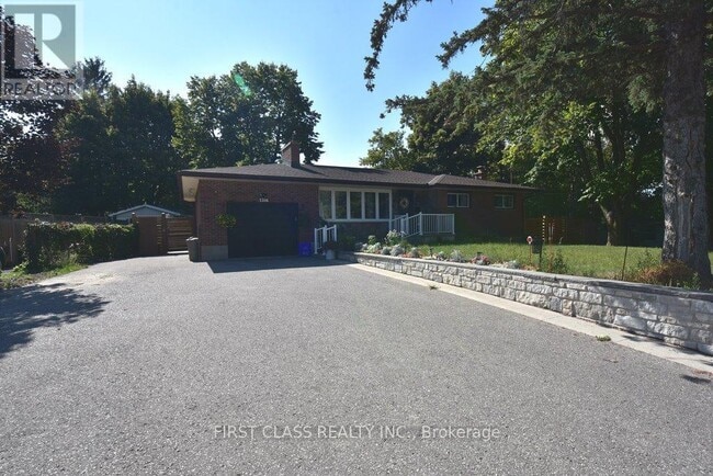 property at 1506 Simcoe St N