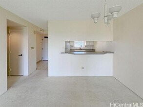 3075 Ala Poha Pl in Honolulu, HI - Building Photo - Building Photo