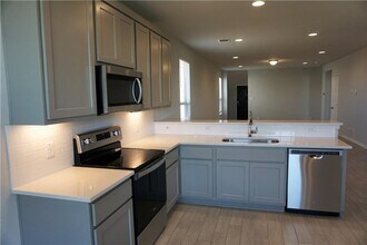 104 Batjac Aly in Jarrell, TX - Building Photo - Building Photo