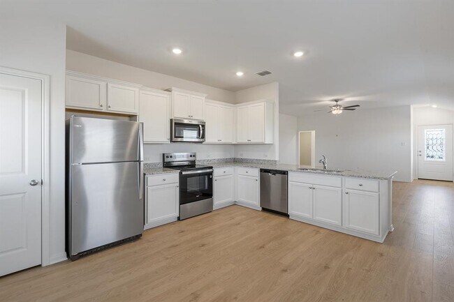 104 Paria Ct in Jarrell, TX - Building Photo - Building Photo