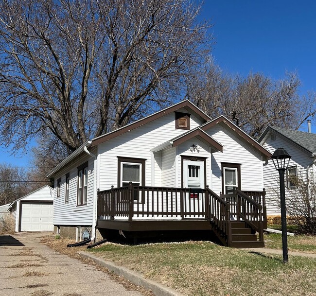 property at 1917 S Duluth Ave