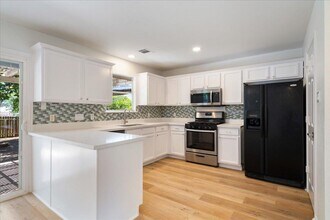 1025 Doras Dr in Pflugerville, TX - Building Photo - Building Photo