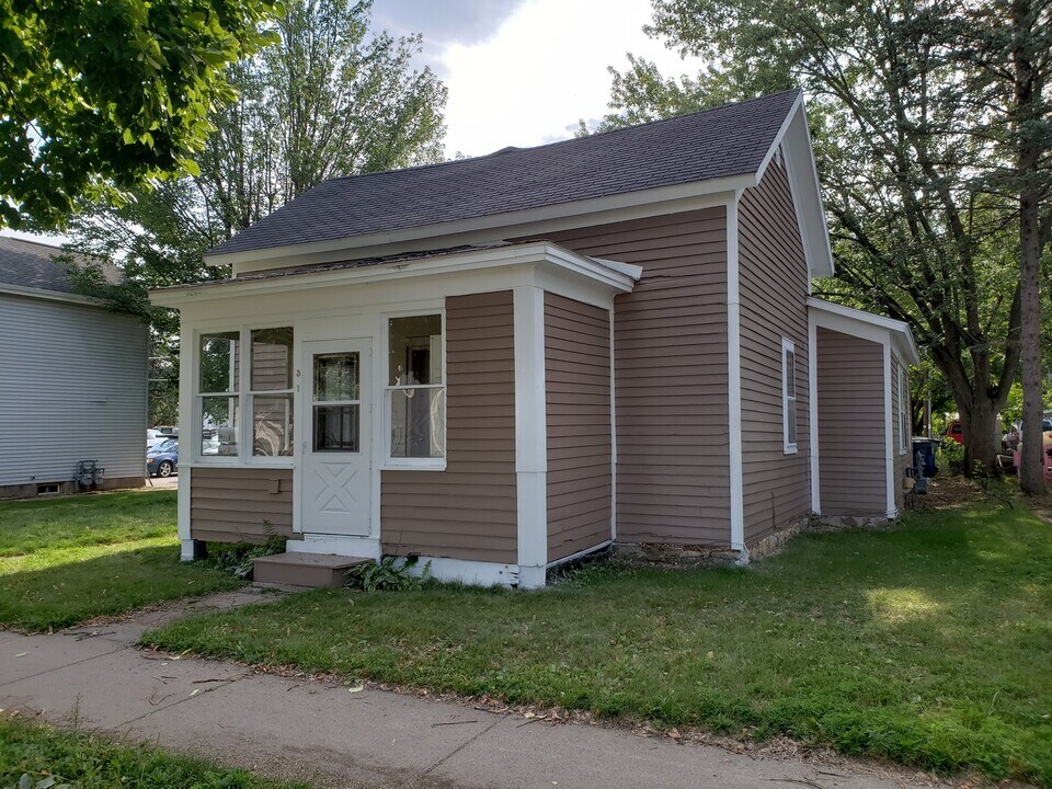 316 N 1st Ave in Wausau, WI - Building Photo