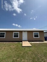816 E 25th St in Panama City, FL - Building Photo