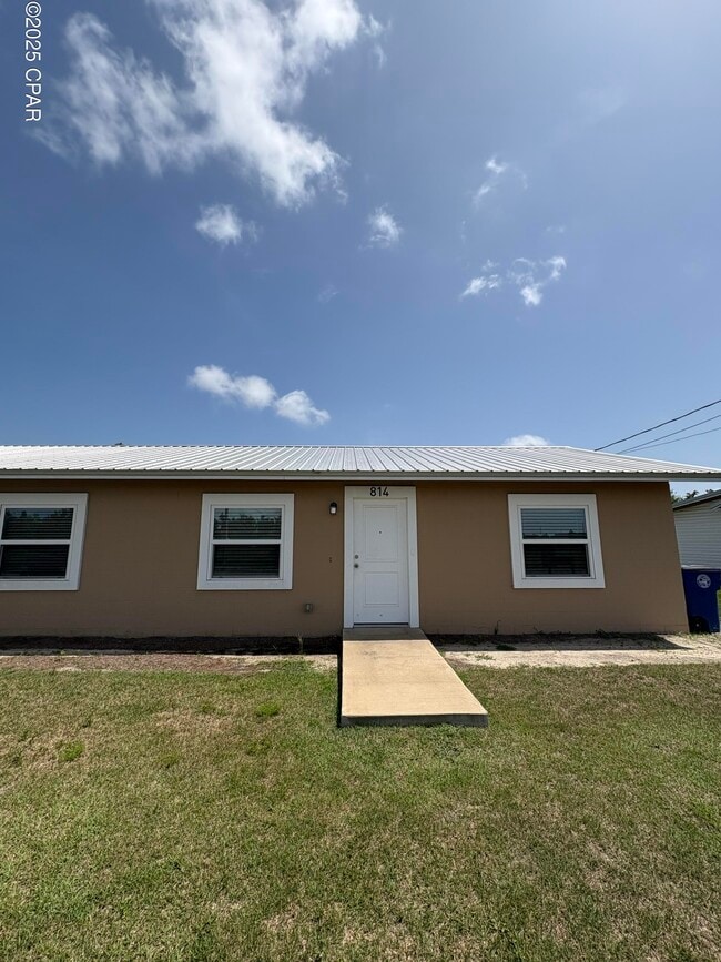 property at 814 E 25th St