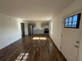 227 N Frisco St, Unit B in Sikeston, MO - Building Photo