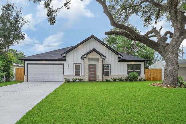 5731 Belvedere Dr in Houston, TX - Building Photo - Building Photo