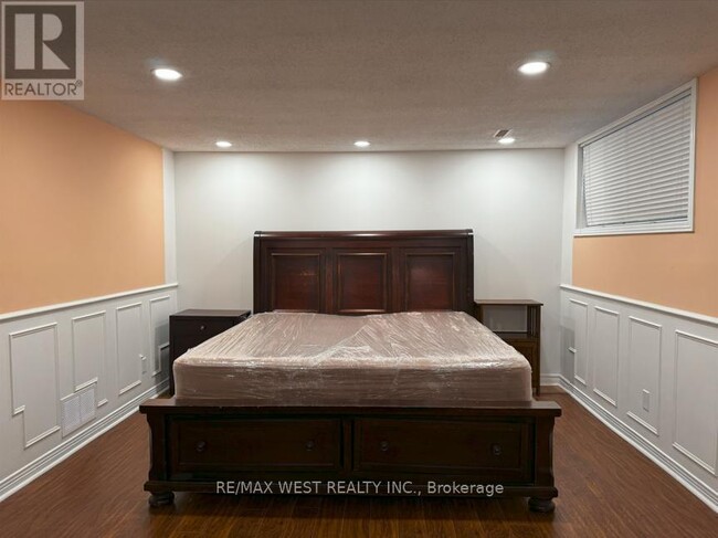 16 Milne Ln in Markham, ON - Building Photo - Building Photo