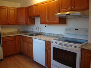 1243 Beacon St, Unit 3C in Brookline, MA - Building Photo - Building Photo