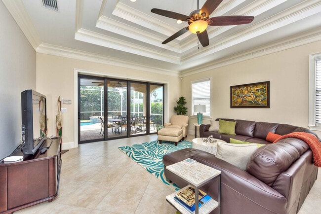 715 102nd Ave N, Unit SI ID1504167P in Naples, FL - Foto de edificio - Building Photo