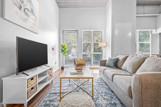 property at 2626 Tunnel Blvd