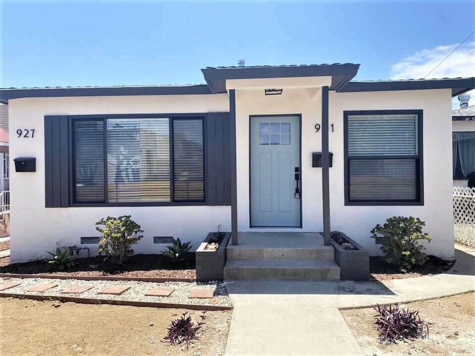 931 W 1st St in San Pedro, CA - Building Photo