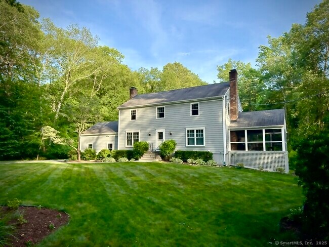 161 Woods End Rd in Fairfield, CT - Building Photo - Building Photo
