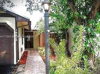 10626 SW 148th Ave Dr in Miami, FL - Building Photo