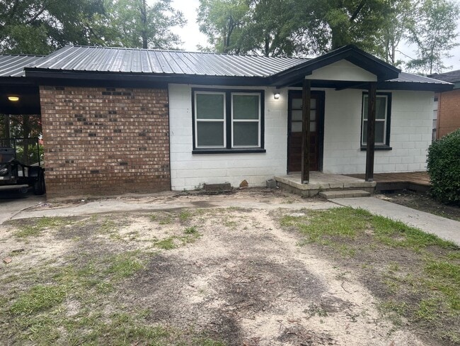 property at 206 Whitehead St