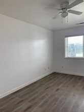 208 Noble St in Sumas, WA - Foto de edificio - Building Photo