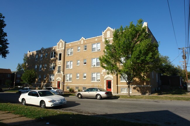 Wildrose Manor in St. Louis, MO - Building Photo - Building Photo