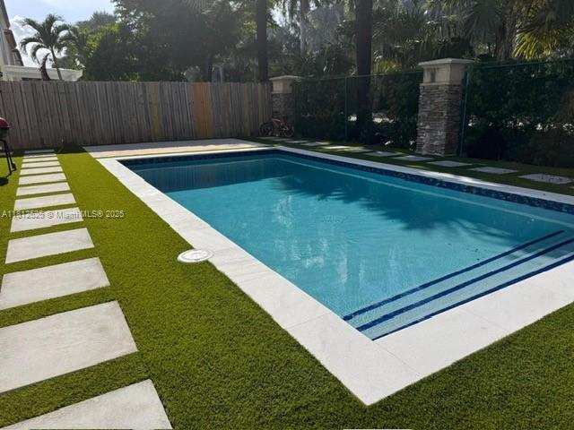 10003 NW 89th Ter in Doral, FL - Building Photo - Building Photo