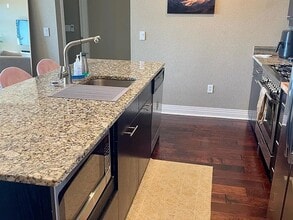 2650 W Front Vw Crescent Dr, Unit 406 in Denver, CO - Building Photo - Building Photo