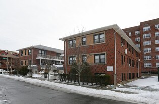 470 E Broadway in Long Beach, NY - Building Photo - Building Photo