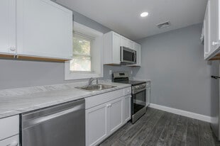 223 Meadow St in Naugatuck, CT - Building Photo