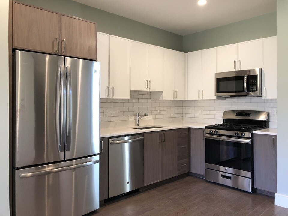 20 Tafthill Park, Unit 13 in Boston, MA - Building Photo