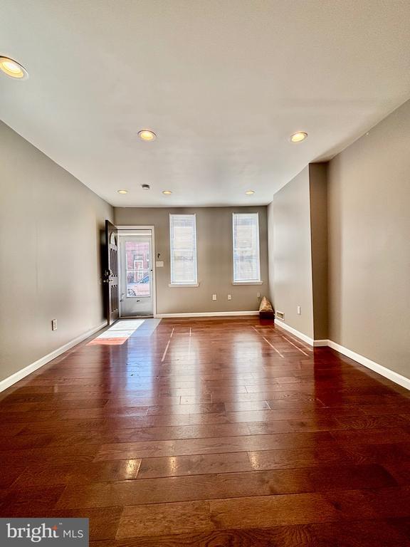 property at 2546 Cedar St