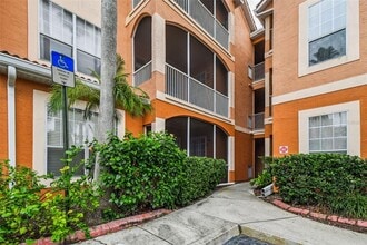 5000 Culbreath Key Way in Tampa, FL - Foto de edificio - Building Photo