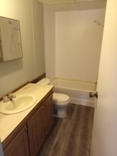 2500 Mann Rd in Village of Clarkston, MI - Foto de edificio - Building Photo