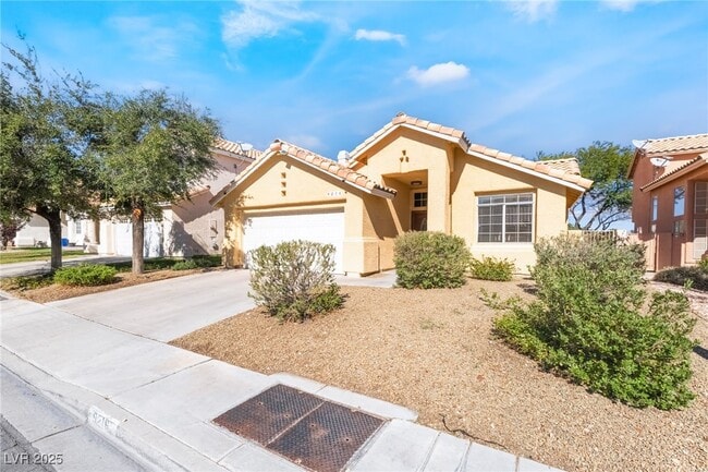 9216 Sun Rose Ave in Las Vegas, NV - Building Photo - Building Photo