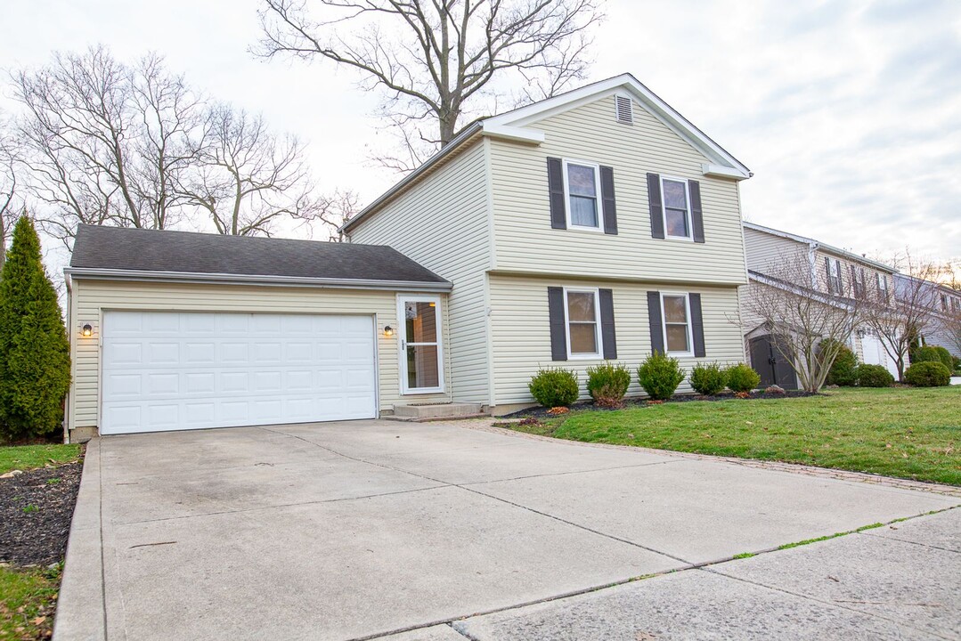 2246 Green Island Dr in Columbus, OH - Building Photo