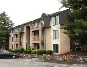 Cedar Ridge Apartments in Roanoke, VA - Building Photo - Building Photo