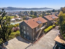 132 Lower Anchorage Rd in Sausalito, CA - Building Photo