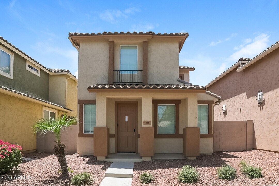 126 N 86th Ln in Tolleson, AZ - Building Photo