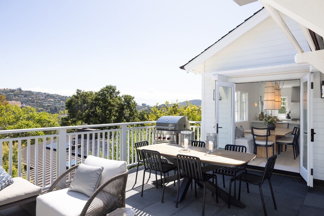 2 Bella Vista Ave in Belvedere, CA - Building Photo