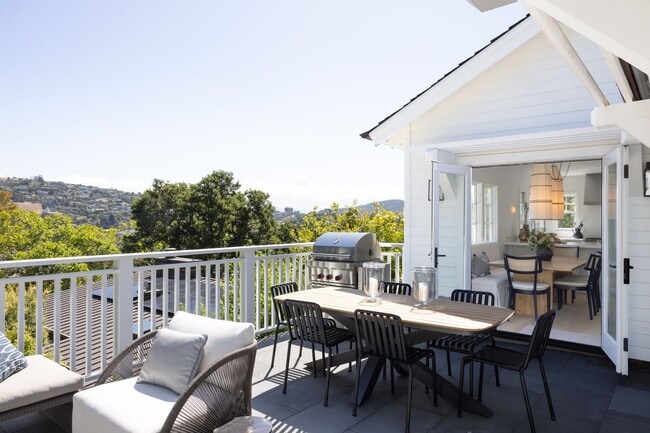 property at 2 Bella Vista Ave