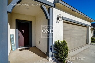 644 Cheshire Dr in Patterson, CA - Building Photo - Building Photo