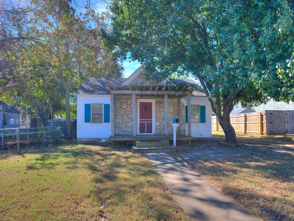 1708 NW 40th St in Oklahoma City, OK - Building Photo